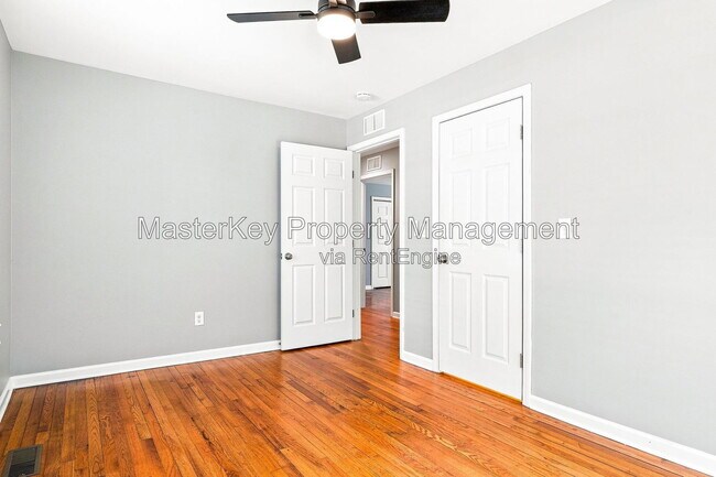 Building Photo - 1118 S State St