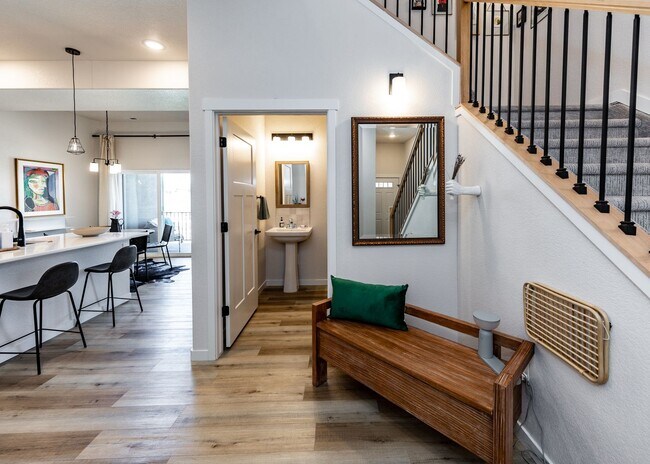 Building Photo - Beautiful Townhome Next to Nature on Westside