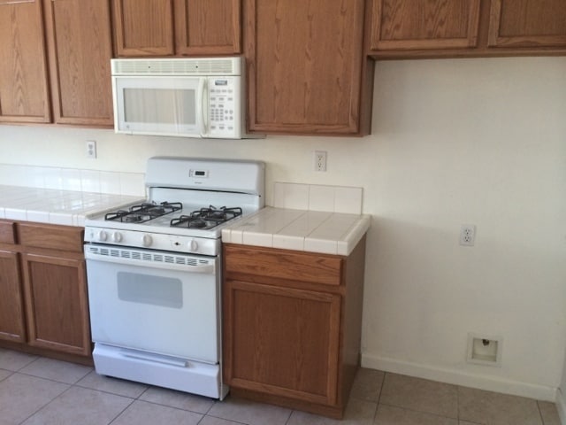 Building Photo - 2328 S Fallbrook Dr