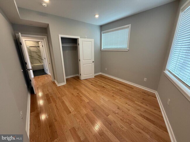 Building Photo - 914 W Susquehanna Ave