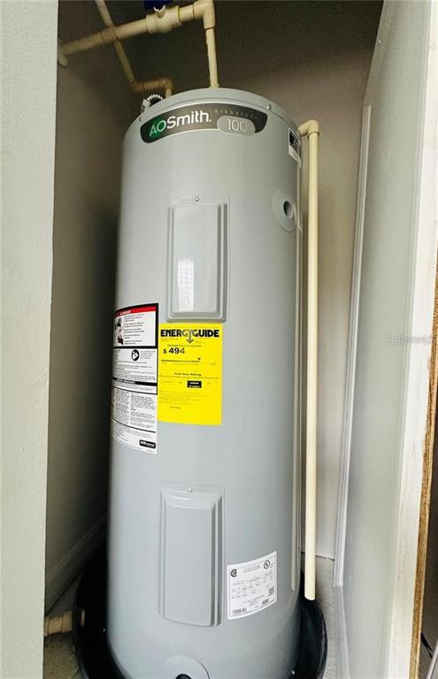 Building Photo - 207 Golden Pond Ct