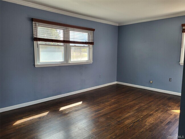 Building Photo - 20 Scott Dr