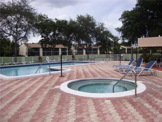 Building Photo - 2035 SW 15th St