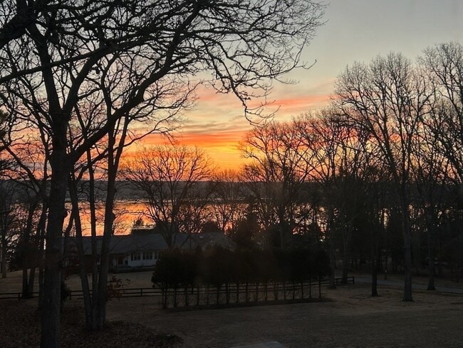 Building Photo - 1296 Drift Rd