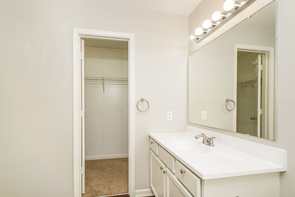 Building Photo - 5654 Fair Ridge Pl