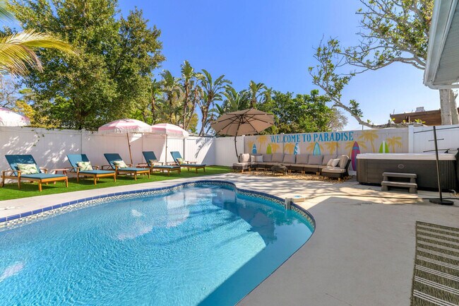 Building Photo - 12263 90th Ave