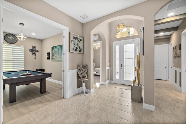 Building Photo - 54 N Riverwalk Dr