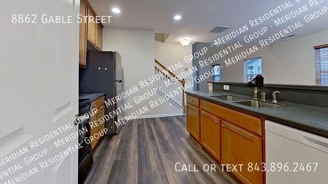 Building Photo - 8862 Gable St