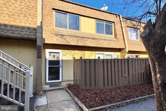 Building Photo - 3882 Manzanita Pl