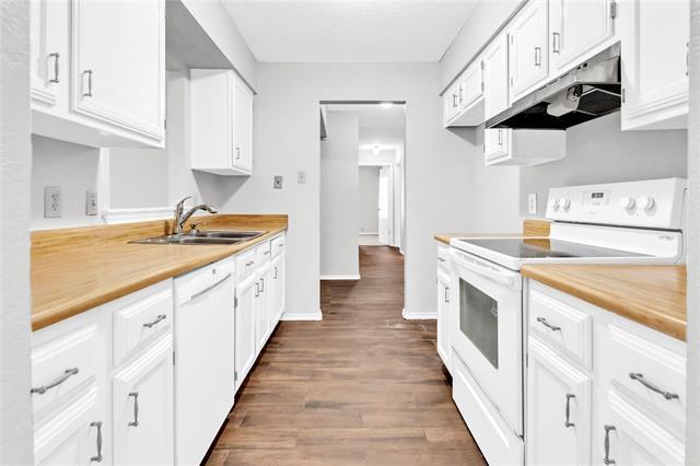 Building Photo - 6000 Maple Springs Dr