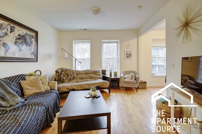 Building Photo - 882 N Marshfield Ave