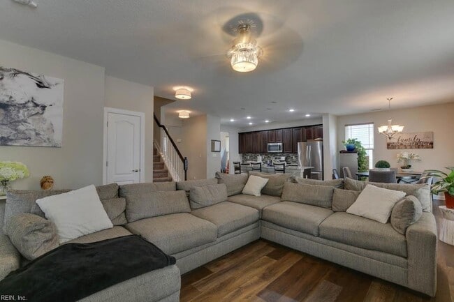 Building Photo - 115 Farrand Dr