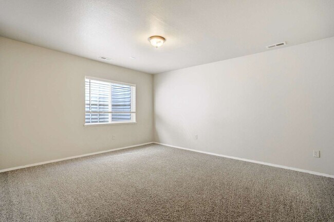 Building Photo - D20 5bdrm Home on Quiet Street in North Colorado Springs Area