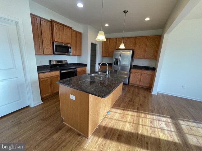 Building Photo - 103 Alexandreas Ct