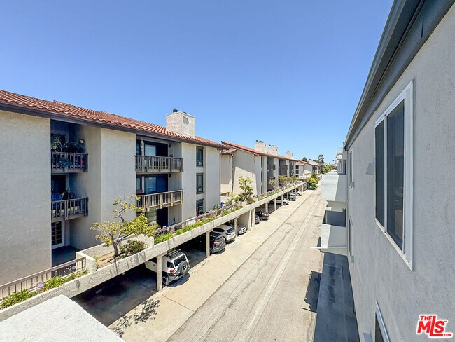 Building Photo - 8163 Redlands St