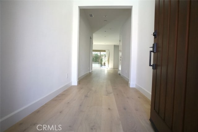Building Photo - 204 Sutters