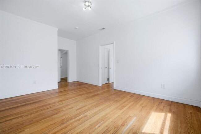 Building Photo - 2300 S Miami Ave