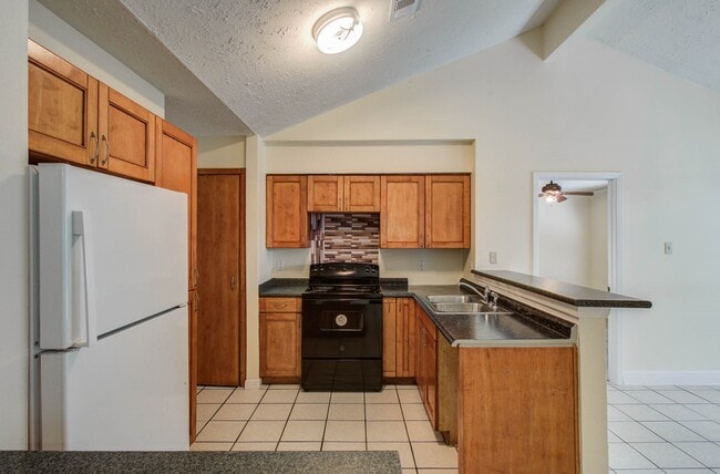 Building Photo - 10402 Eagle Glen Dr