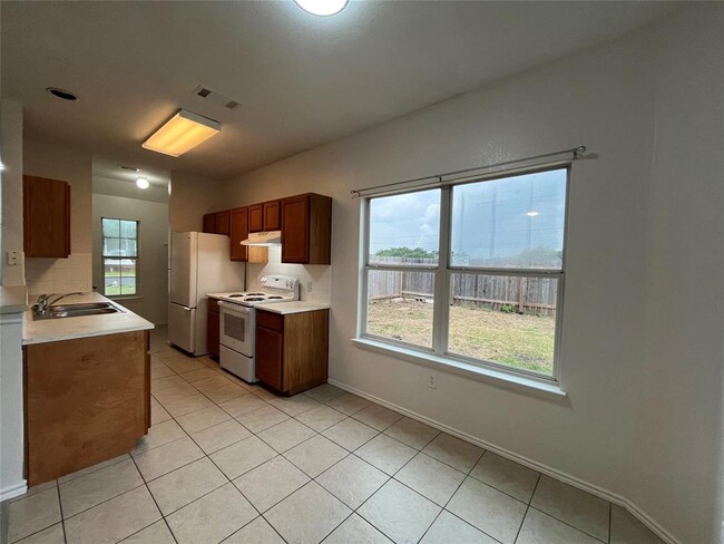 Building Photo - 3016 Aftonshire Way