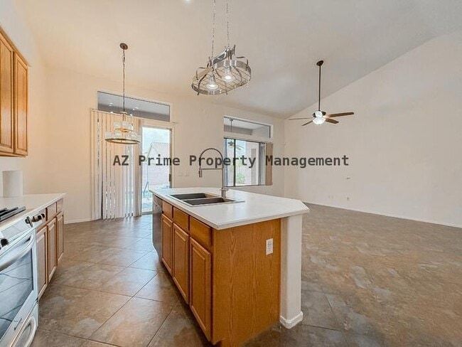 Building Photo - 890 N Bullmoose Dr