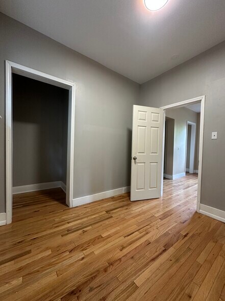 Building Photo - 574 West Ave