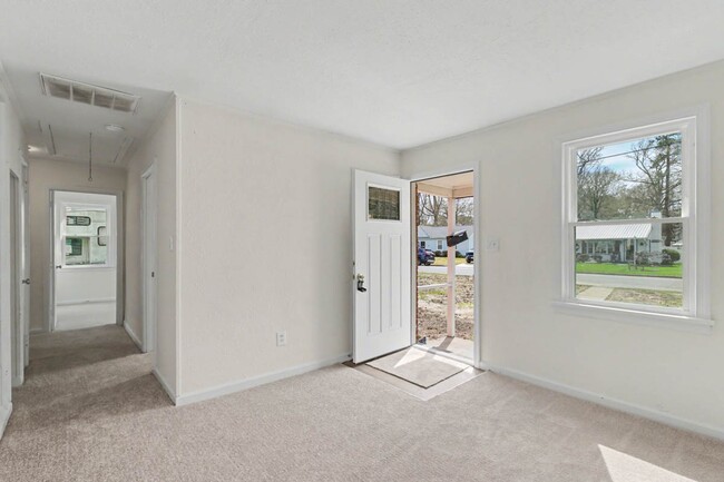 Building Photo - Renovated 3-Bedroom Home with Spacious Yard & Detached Garage