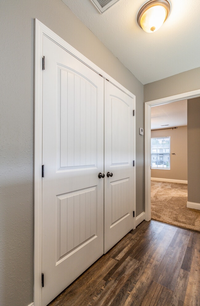 Building Photo - 926 Warrior Hill Dr