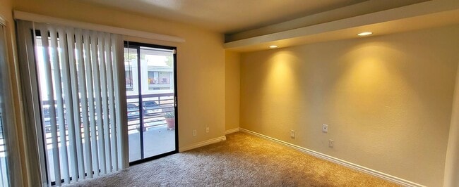 Building Photo - VERY NICE & AFFORDABLE 2 BED / 2 BATH CONDO – W/D, PATIO, POOL!