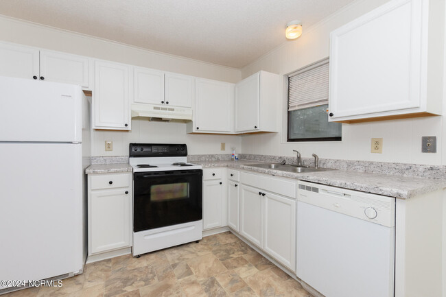 Building Photo - 104 Ravenwood Dr