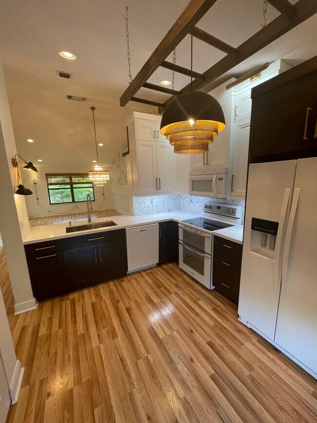 Primary Photo - 13017 Northshire Trl