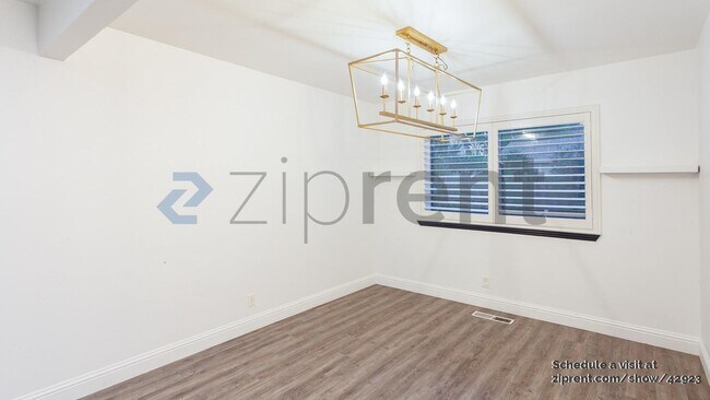 Building Photo - 3226 Gardendale Dr