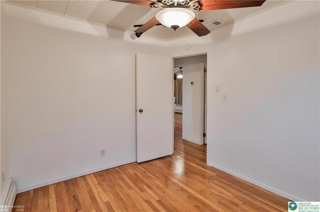 Building Photo - 1557 Greenview Dr
