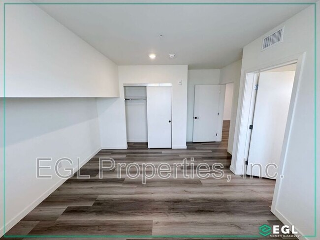 Building Photo - 10505 Hawthorne Blvd