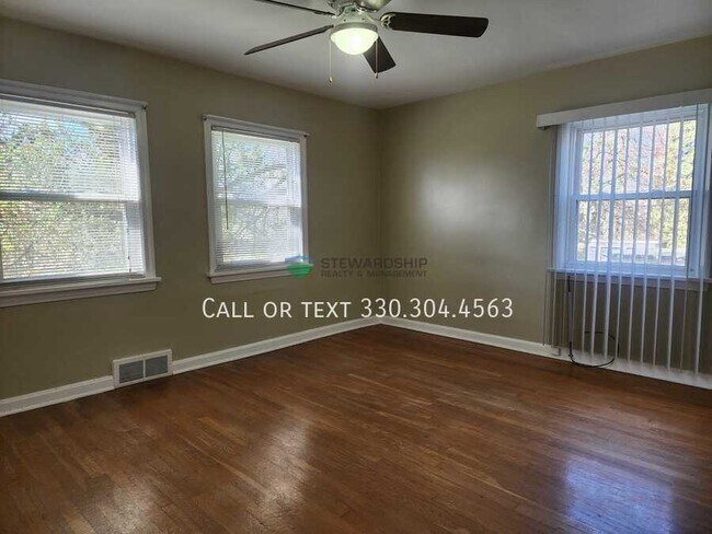 Building Photo - 2135 Dennison Pl NW