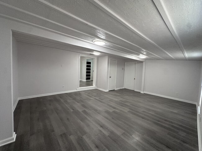 Building Photo - 4225 Harry St