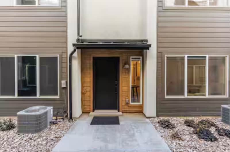 Building Photo - 772 W 300 N