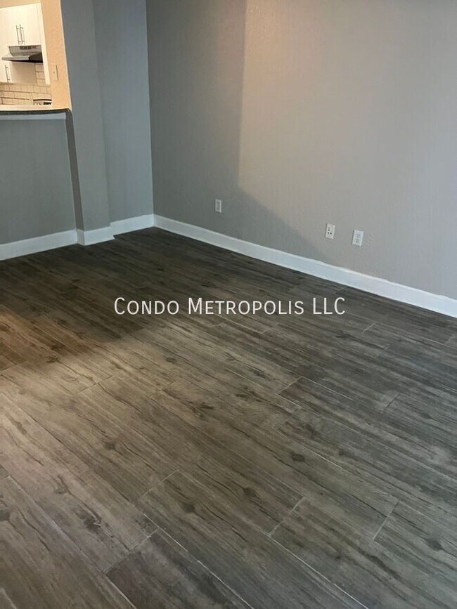 Building Photo - 304 E South St