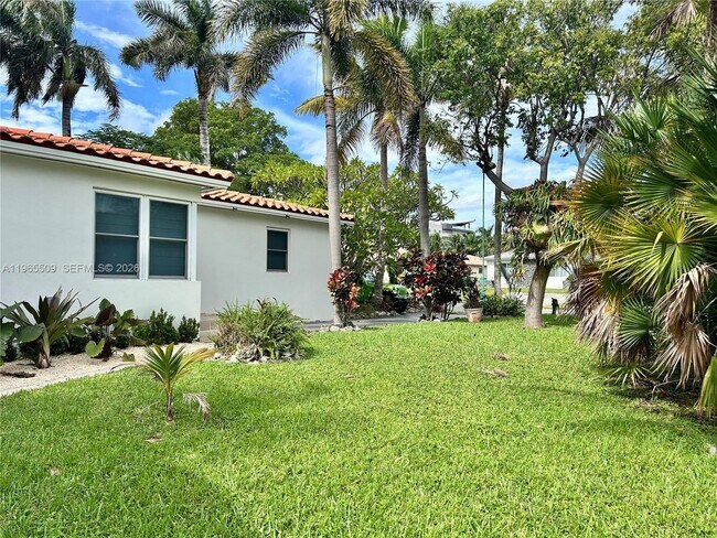 Building Photo - 222 SE 1st St