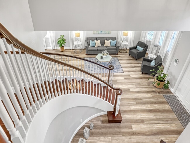 Building Photo - 2227 Ridgewood Cir