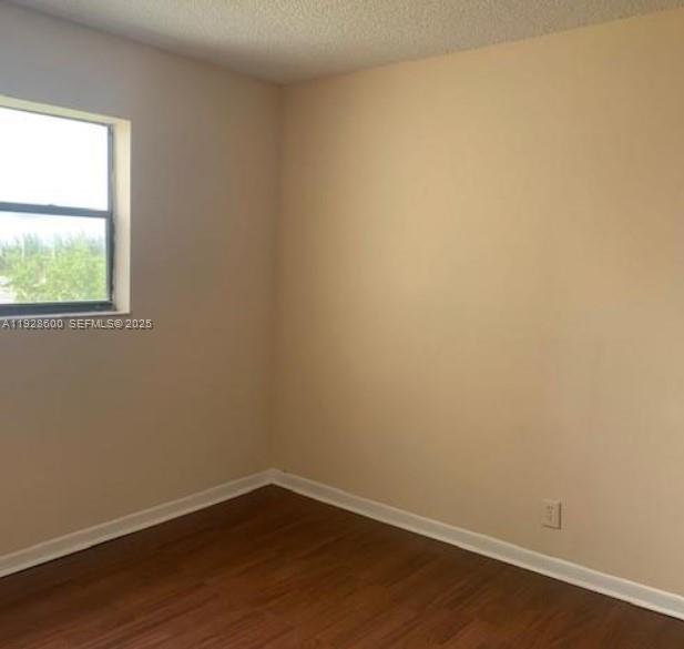 Building Photo - 500 NE 2nd St