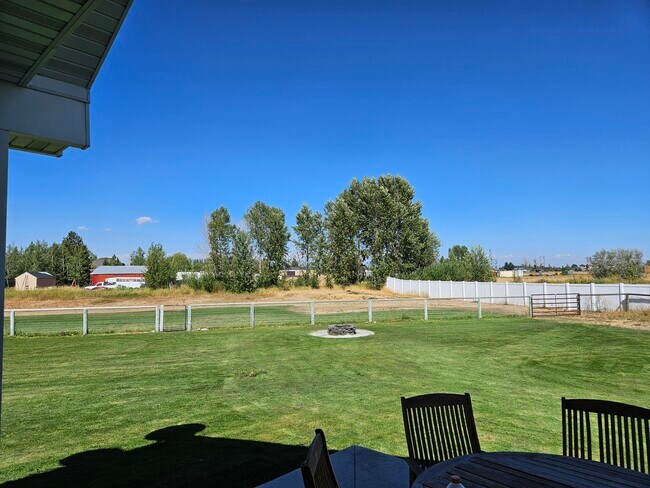 Building Photo - 4007 E 66 N