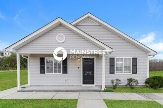 Building Photo - 3 Bedroom Pet-Friendly Home in HIGH POINT, NC with Main Street Renewal