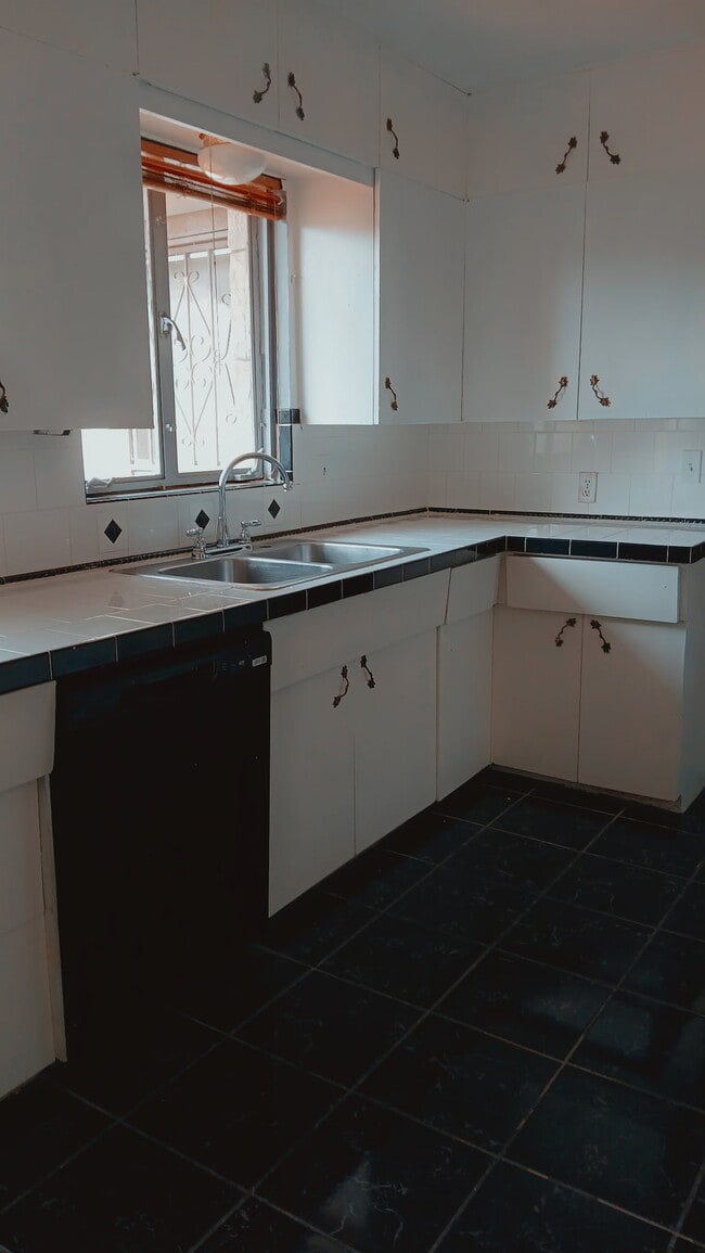 Building Photo - 115 Coyle Pl