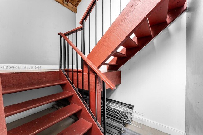 Building Photo - 6614 SW 114th Pl