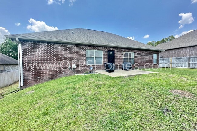 Building Photo - 606 Rowan Cir