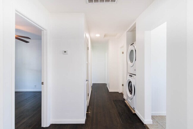 Building Photo - 2835 Pacific Ave