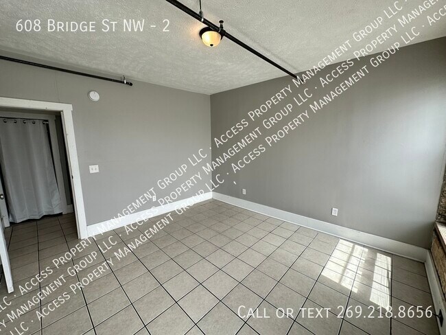 Building Photo - 608 Bridge St NW