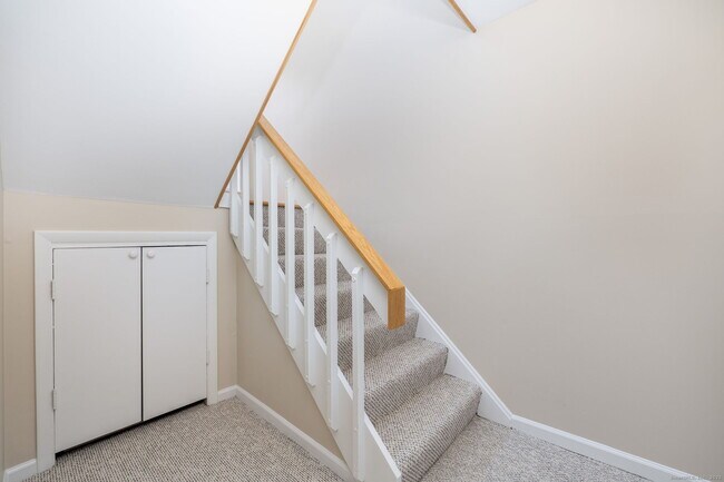 Building Photo - 16 Springdale Rd