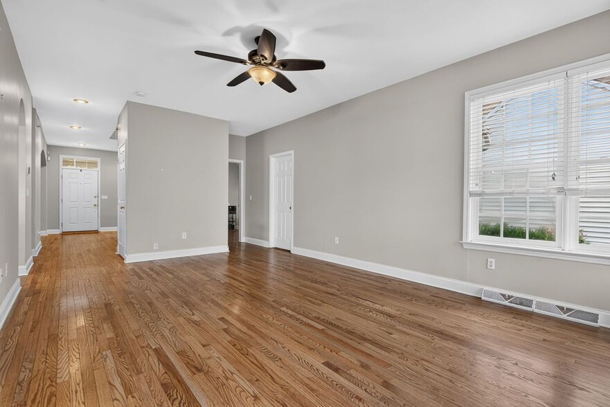 Building Photo - 1417 Hammock Way