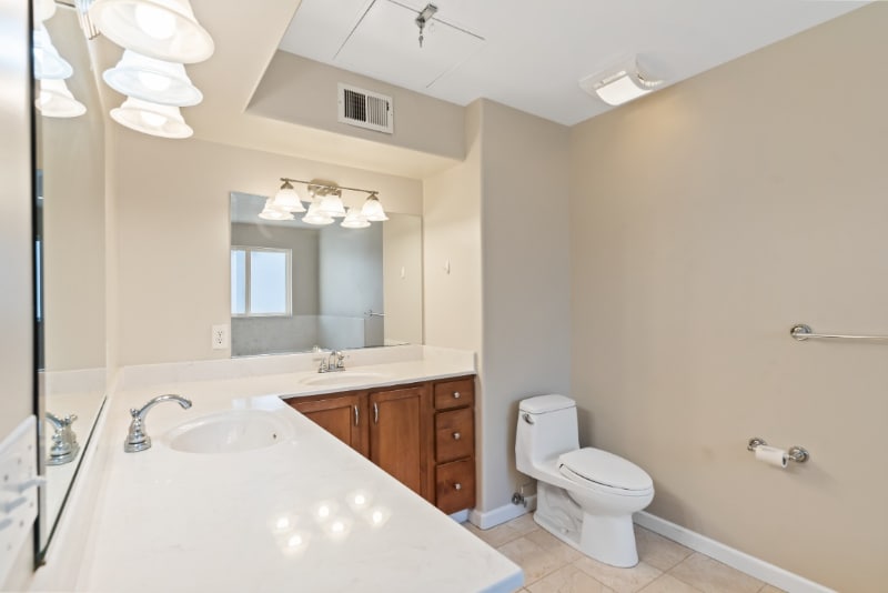 Building Photo - 108 Balbach St